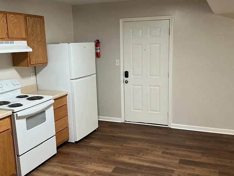 2 BR 1 Bath Apartment — Photo 11