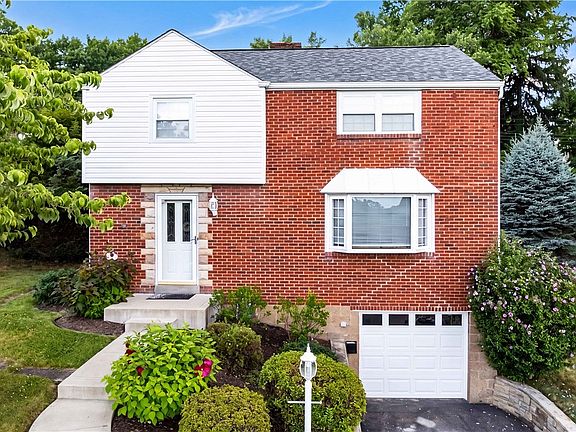 3rd image of 1131 Girard Rd