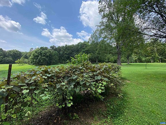 3rd image of 208 Mocking Bird Ln