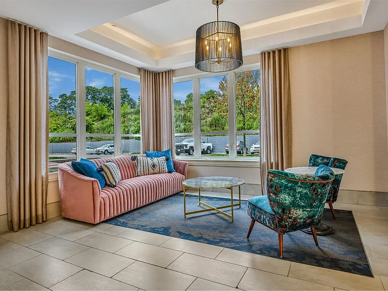 Halstead Parsippany — Photo 30