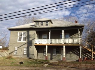 715 N Poplar St, Paris, TN 38242