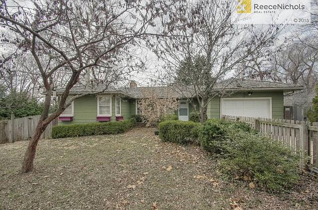 1st image of 1806 S Lake Dr