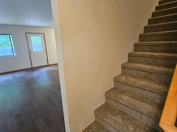 4th image of 435 NE Inspiration St