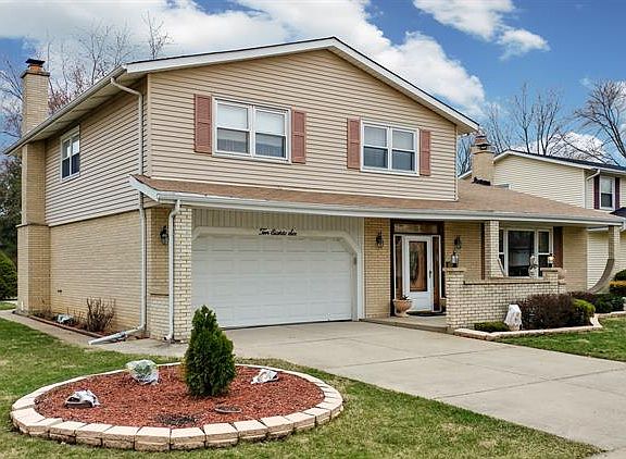 4th image of 1086 N King Charles Ct