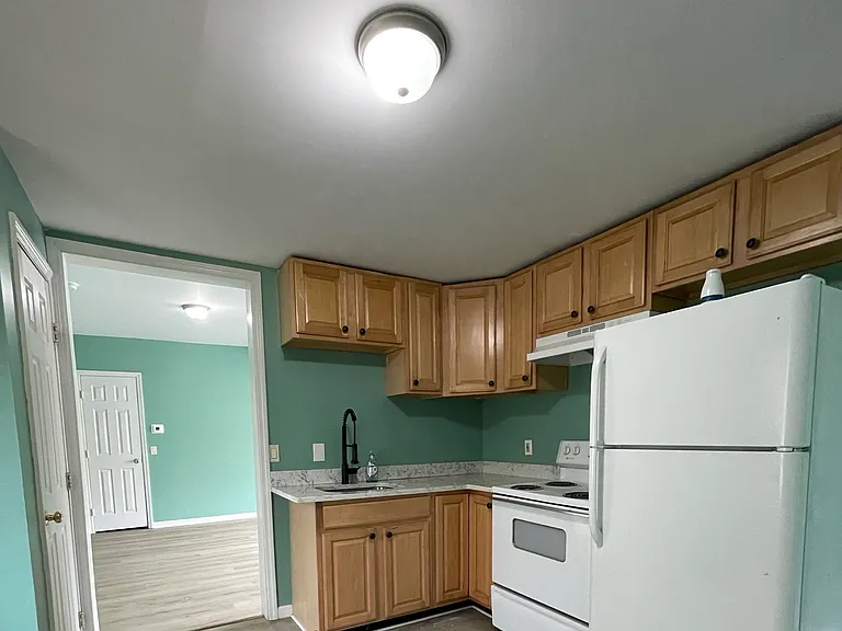249 Warren St #8 — Photo 11