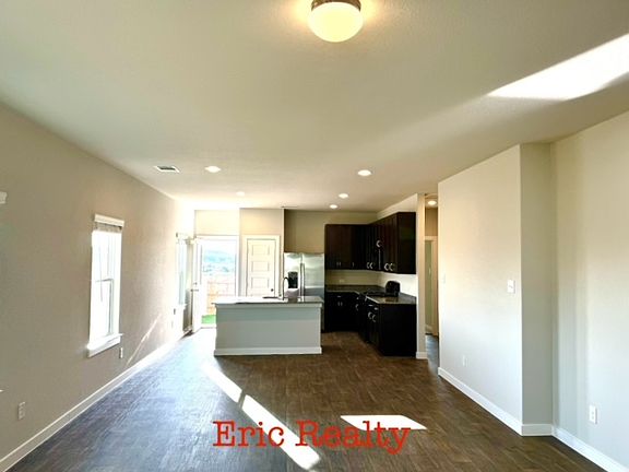 4th image of 11600 Murano Dr