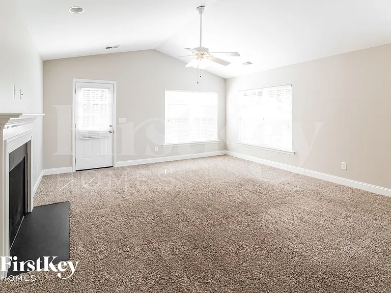108 Farm Quarters Dr — Photo 3