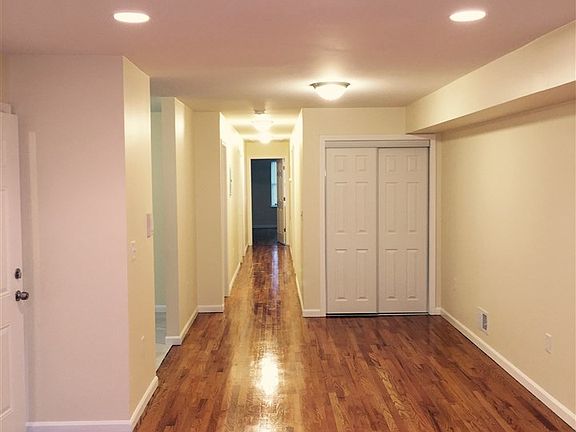 4th image of 162 Pine St #2