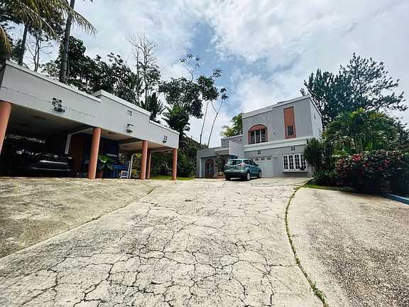 2nd image of La Peninsula