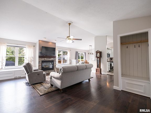 4th image of 4405 S Newcastle Ct