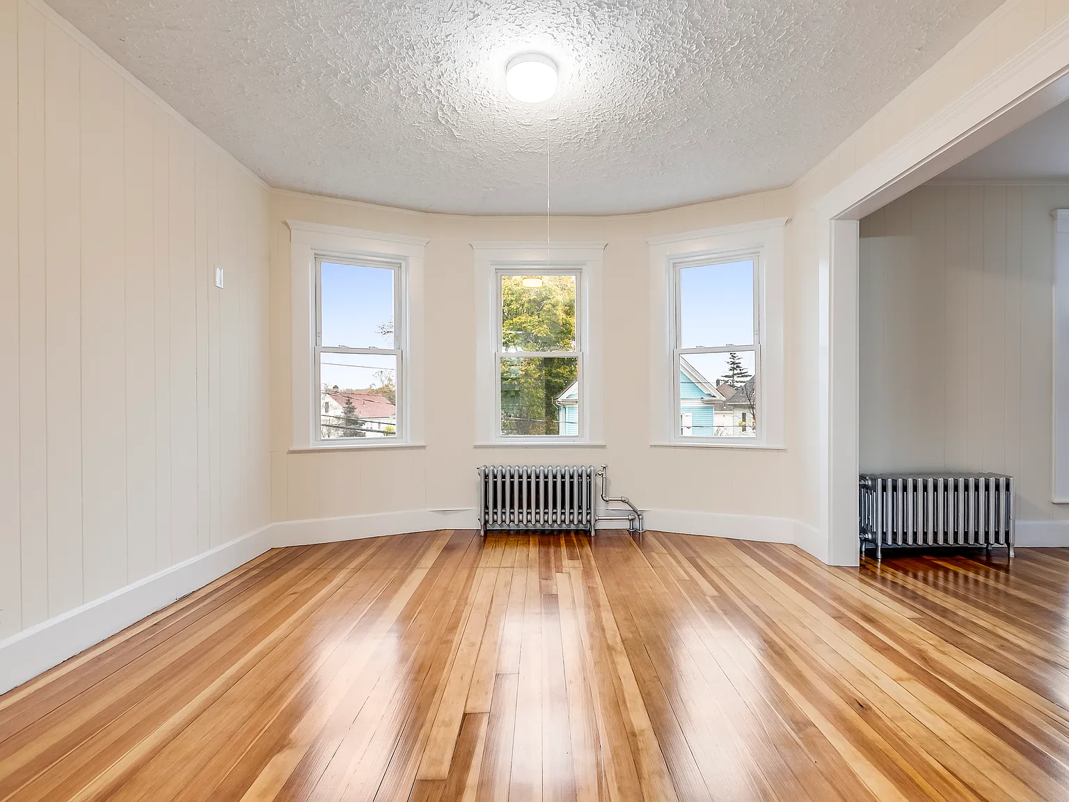 2 bed, 1200 sqft, $2,700 — Photo 2