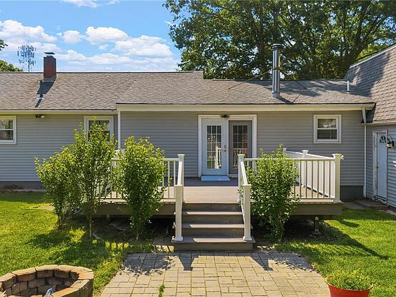 4th image of 36 Holly Ln