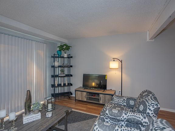 3rd image of 3106 Eaton St