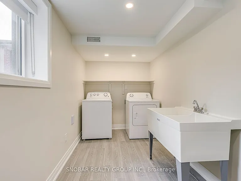 83 Clairton Cres — Photo 26