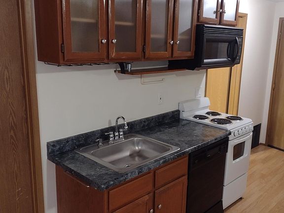 4th image of 6121 115th Pl SE #3