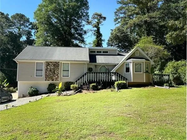 756 Post Road Way, Stone Mountain, GA 30088