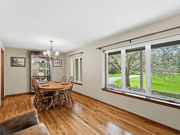 5th image of 5955 Meadow Dr SE
