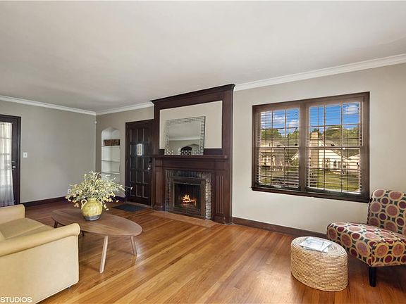 3rd image of 7531 Grand Ave