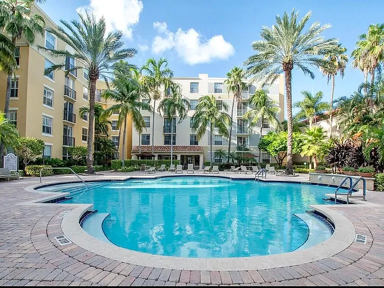 780 S Sapodilla Ave #210 — Photo 2