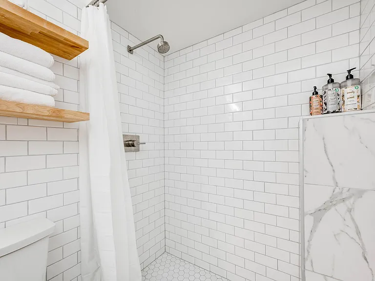1000 W 26th St #208 — Photo 13