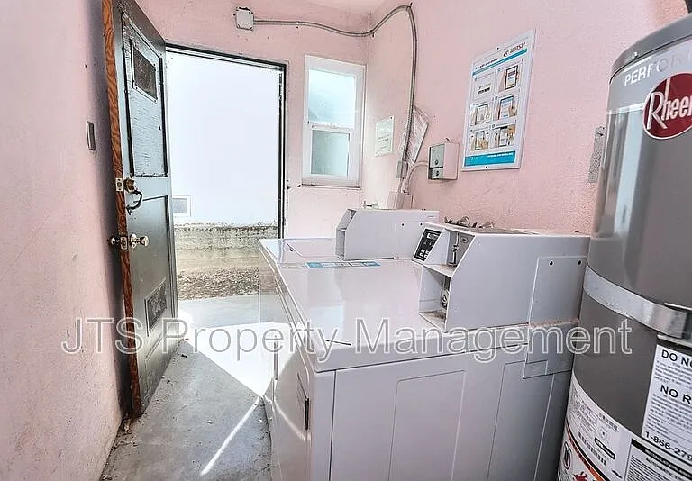 4439 V St #5 — Photo 48