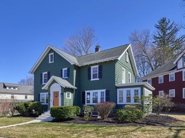 108 Longfellow Rd, Worcester, MA 01602