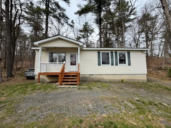 2147 Milford Rd, Bushkill, PA 18324