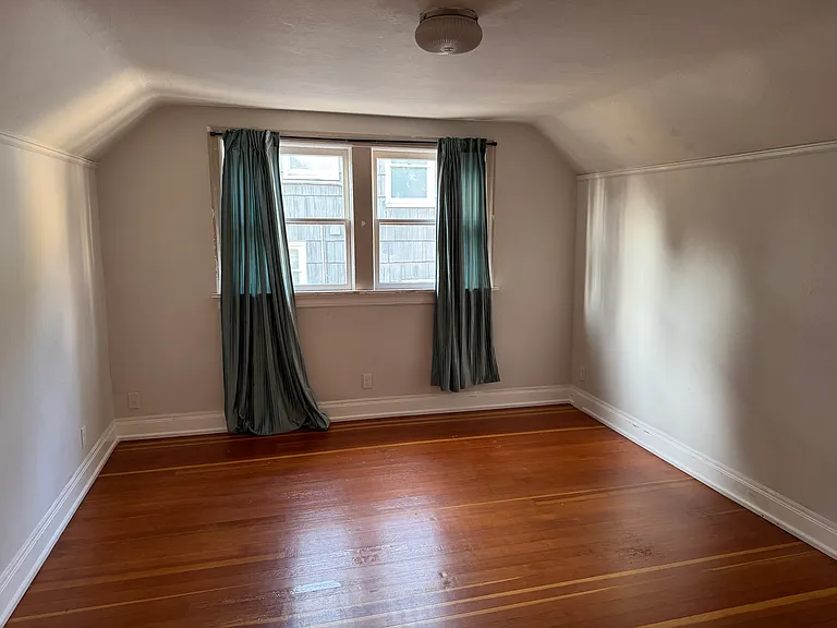 3424 NE 30th Ave — Photo 6