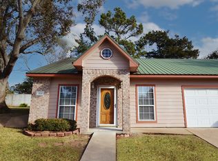 824 Tangle Oaks Dr, Bellville, TX 77418