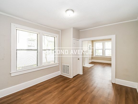 4th image of 204 W 23rd St