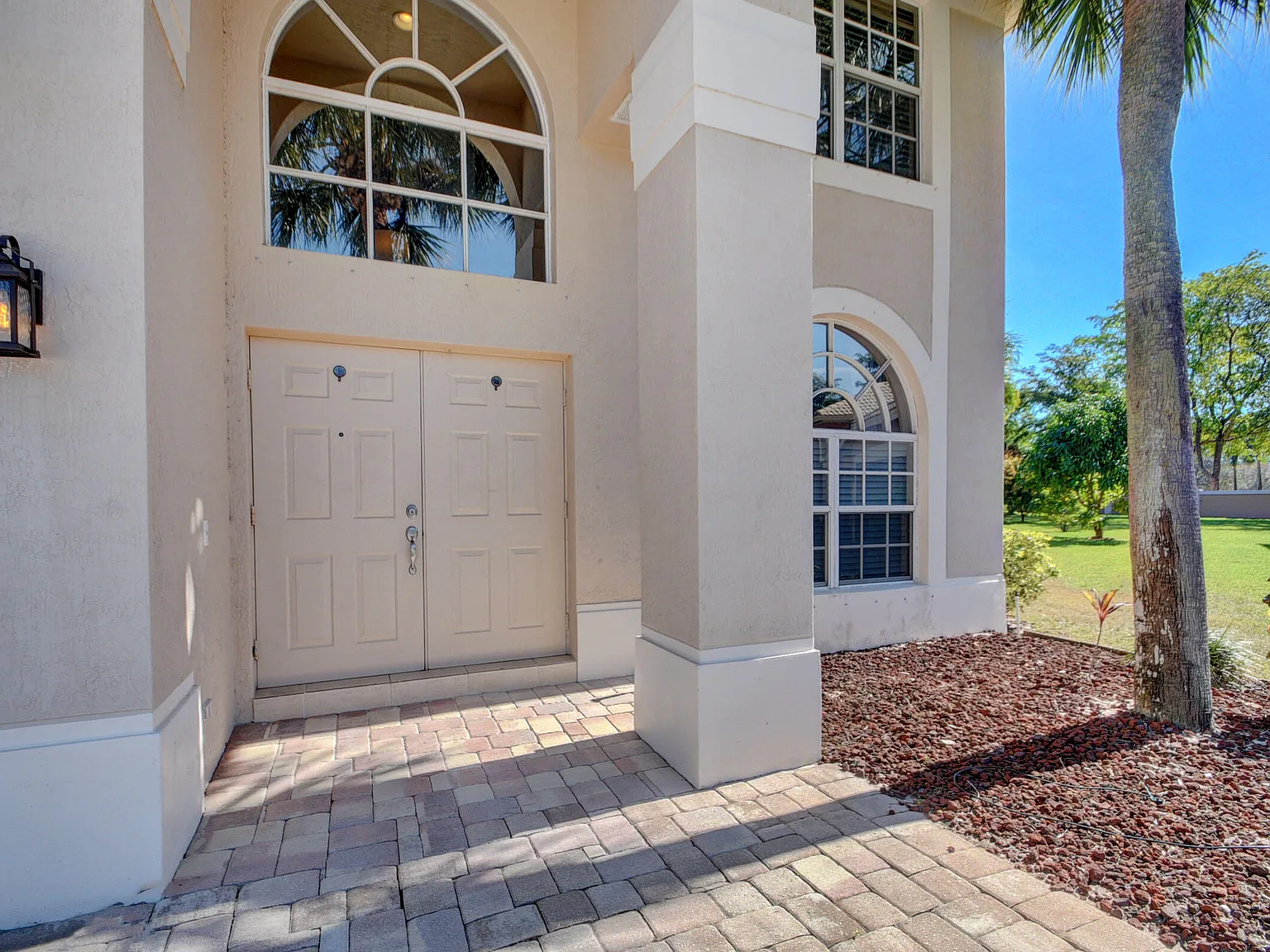4 bed, 2.5 bath, 2466 sqft, $5,250 — Photo 4