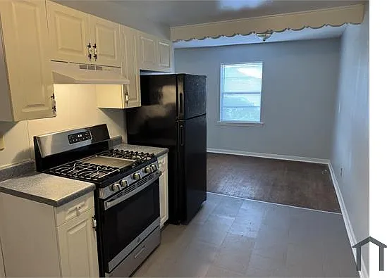1527 Hannon Rd — Photo 3