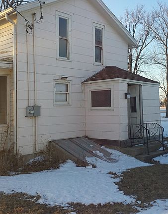 2nd image of 2739 Beloit Ave