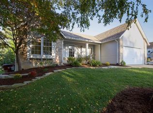 718 Hilton Park Dr, Saint Peters, MO 63304