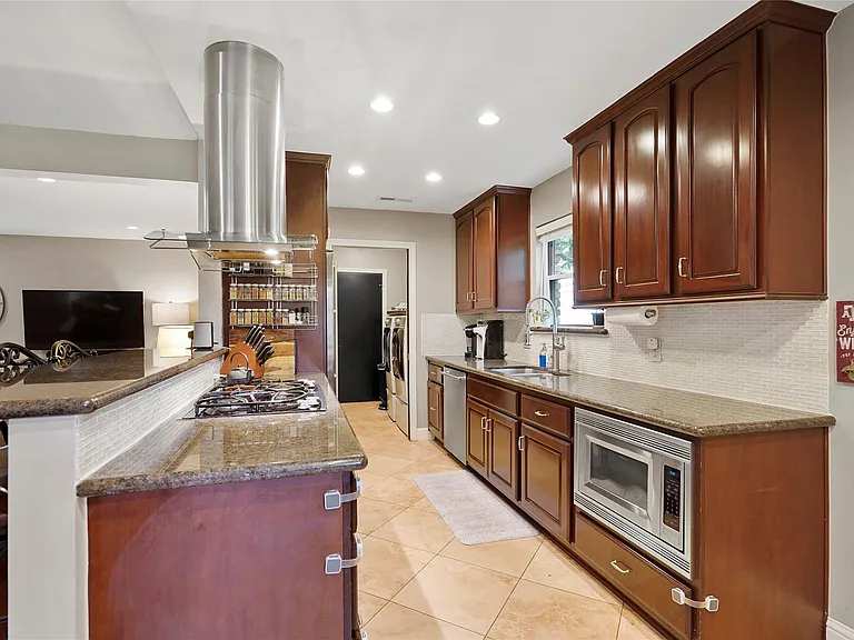 10710 Overbrook Ln — Photo 16