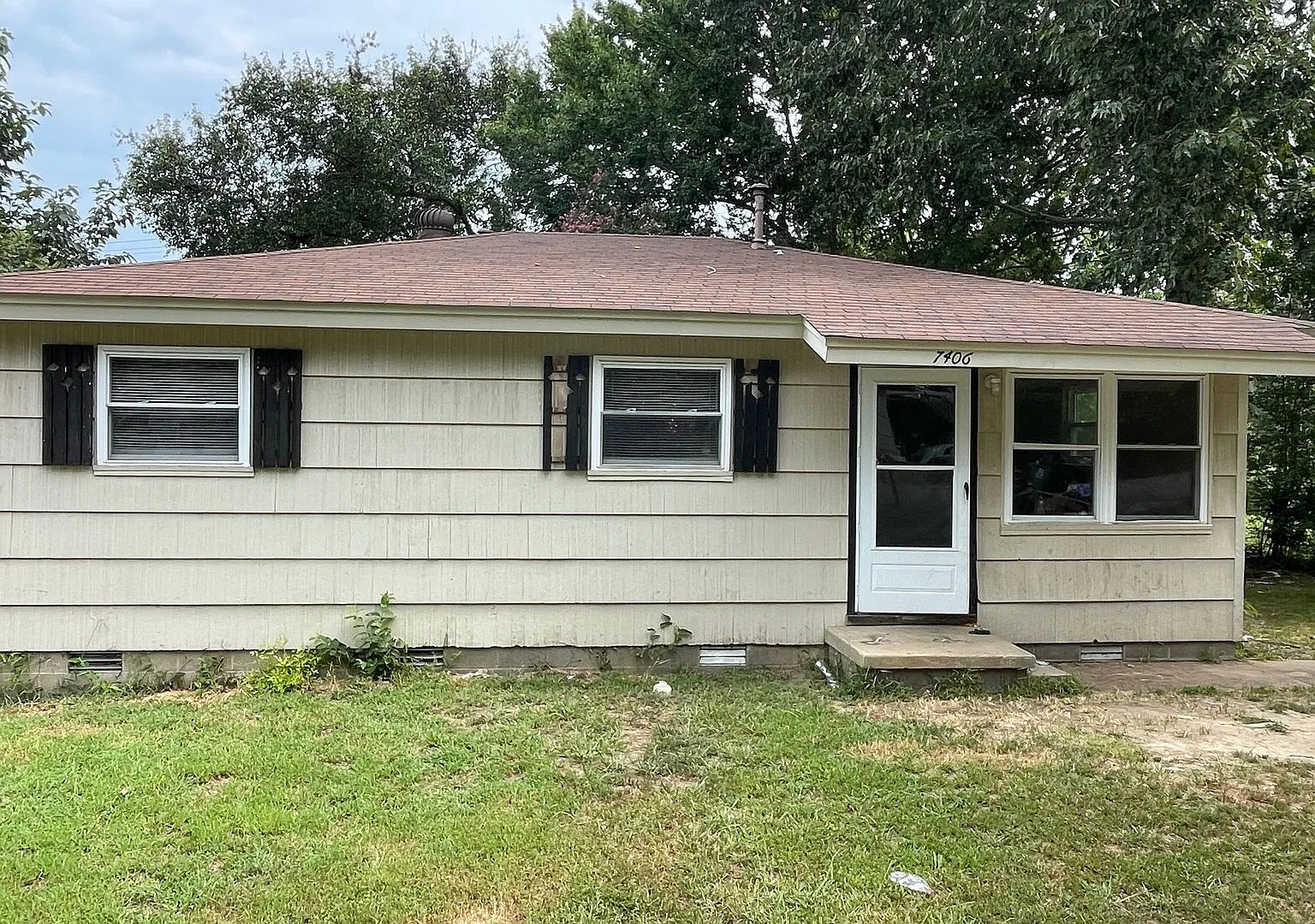 Welcome to 7406 Twin Oaks a charming and fully renovated 3bedroom, 1bath home in Little Rock, ava... — Photo 1
