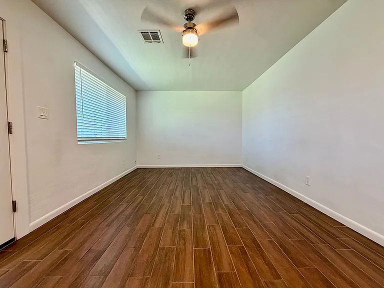 1202 E Kaler Drive 7625 N #12 — Photo 6