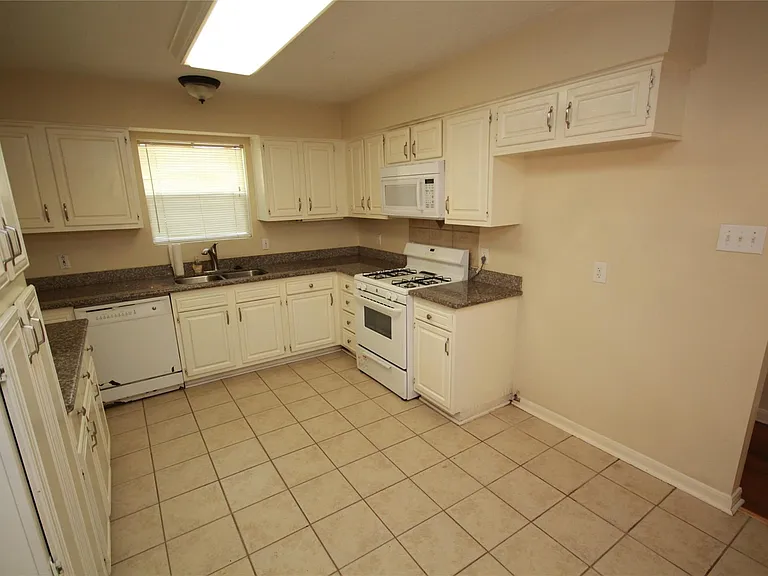 5302 Town Park Blvd — Photo 7