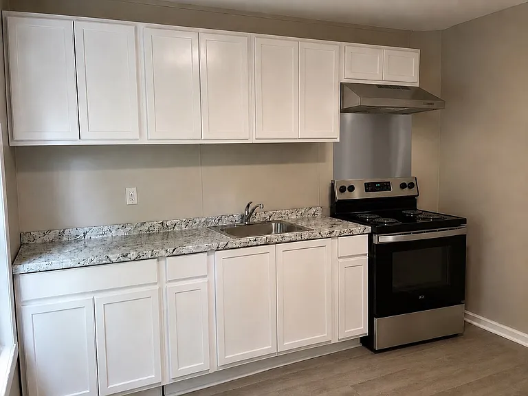 19 Amity Ct #13F — Photo 5