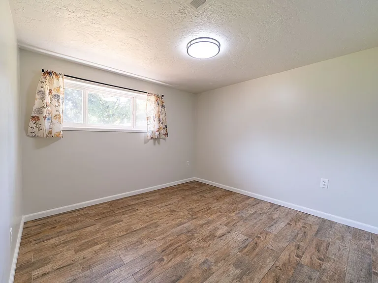 7700 SE 262nd Ave — Photo 19