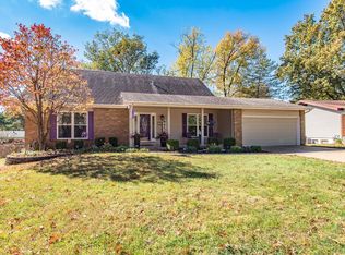 308 Croydon Ln, Ballwin, MO 63021