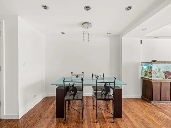 16 West 16th Street image 2 of 9