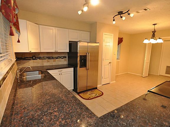 5th image of 6007 Leafwood Cir