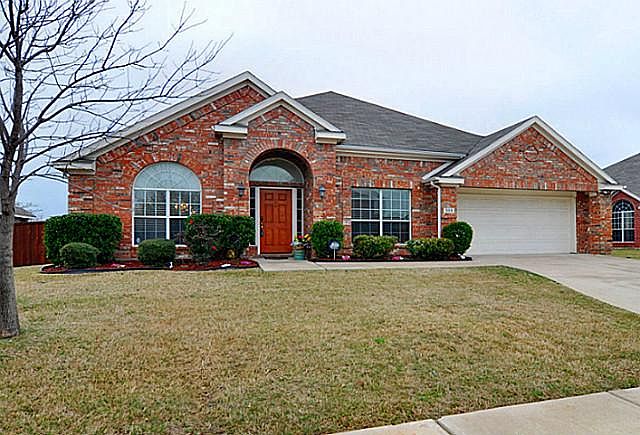 1st image of 305 Goldenrain Dr