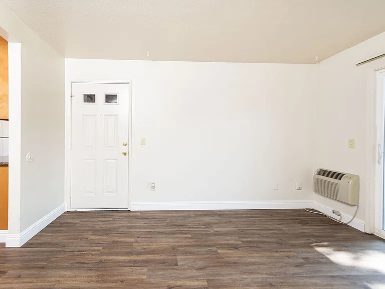 Peppertree Apartments — Photo 45