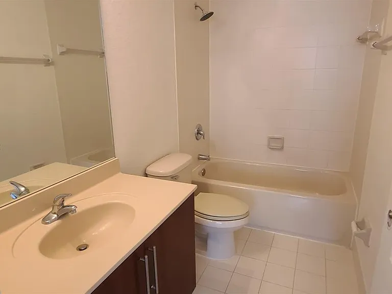 1021 SE 23rd Ave #1 — Photo 22