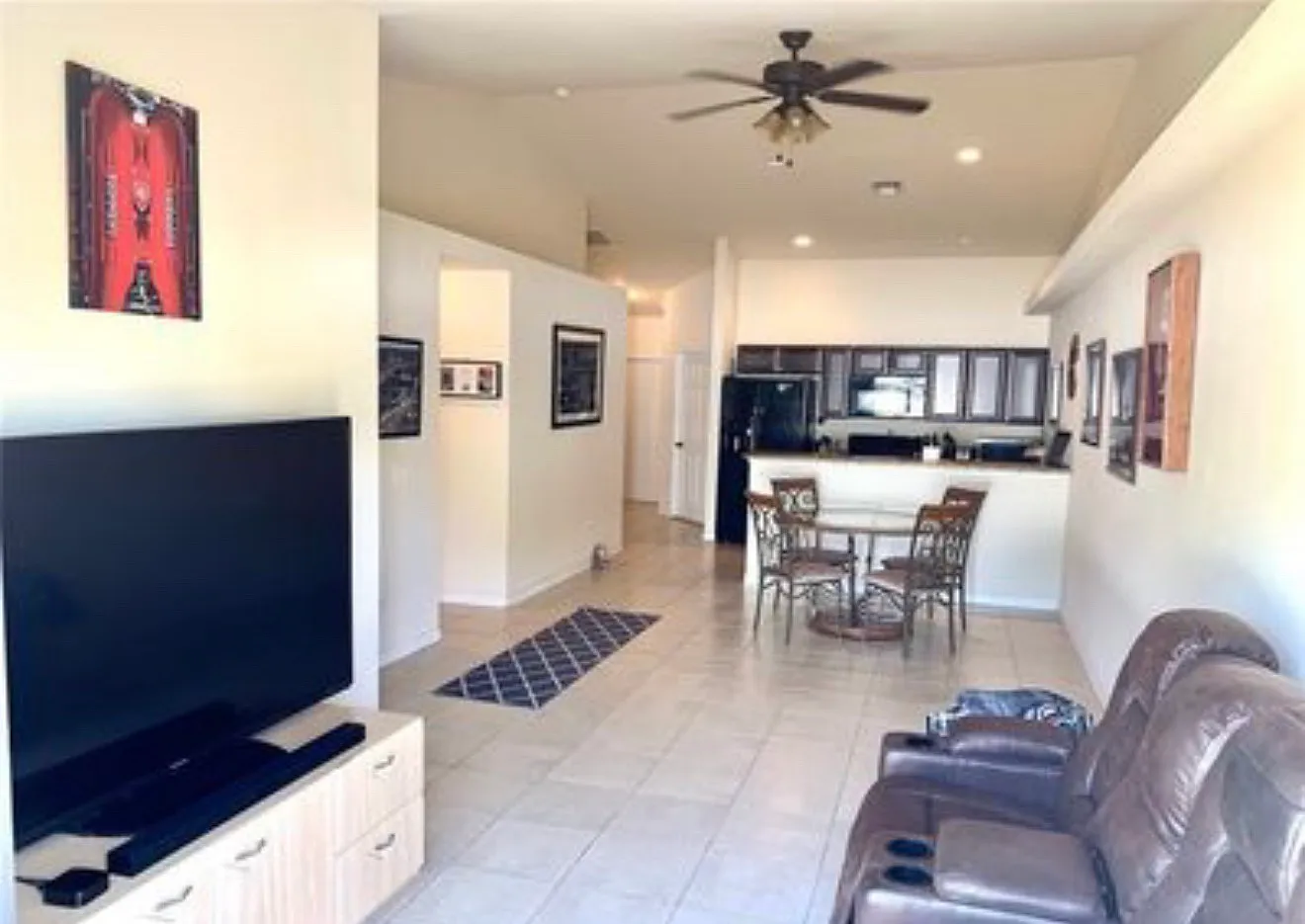 3 bed, 1250 sqft, $1,800 — Photo 2