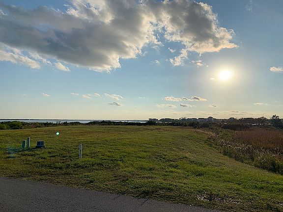 4th image of 616 Fishermans Point