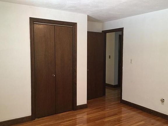 5th image of 24 Glen Echo Blvd