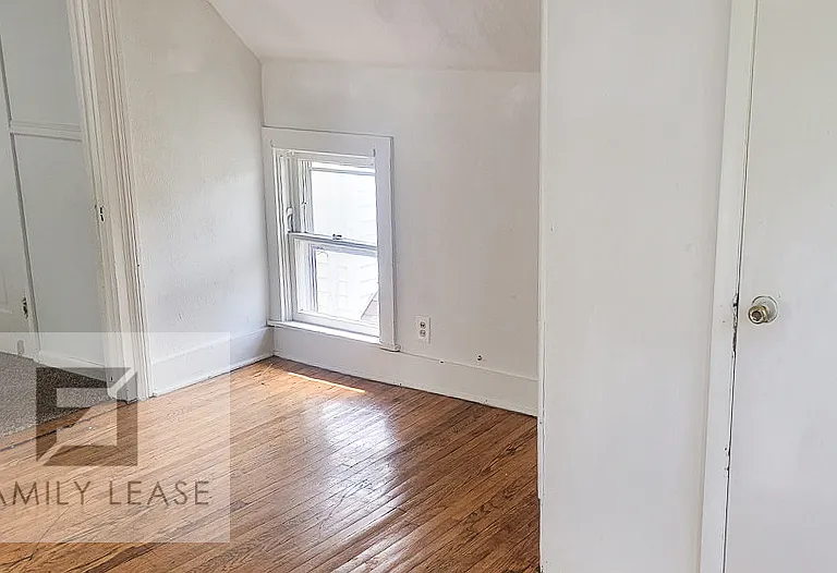 542 7th Ave S — Photo 27